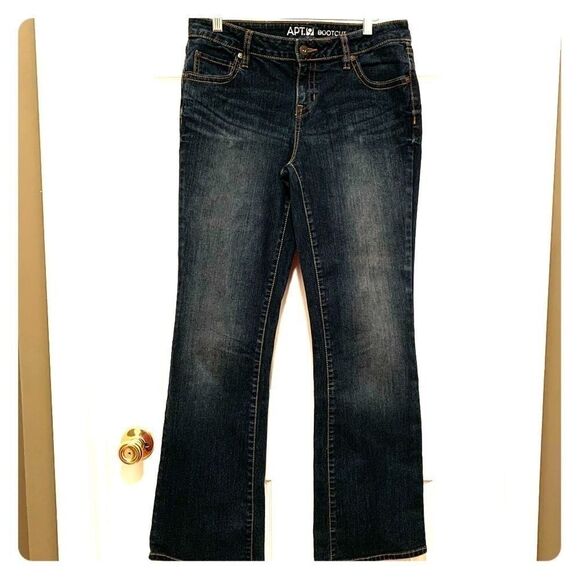 Boot Cut Jeans by Apt. 9 Size 6 - Picture 1 of 4